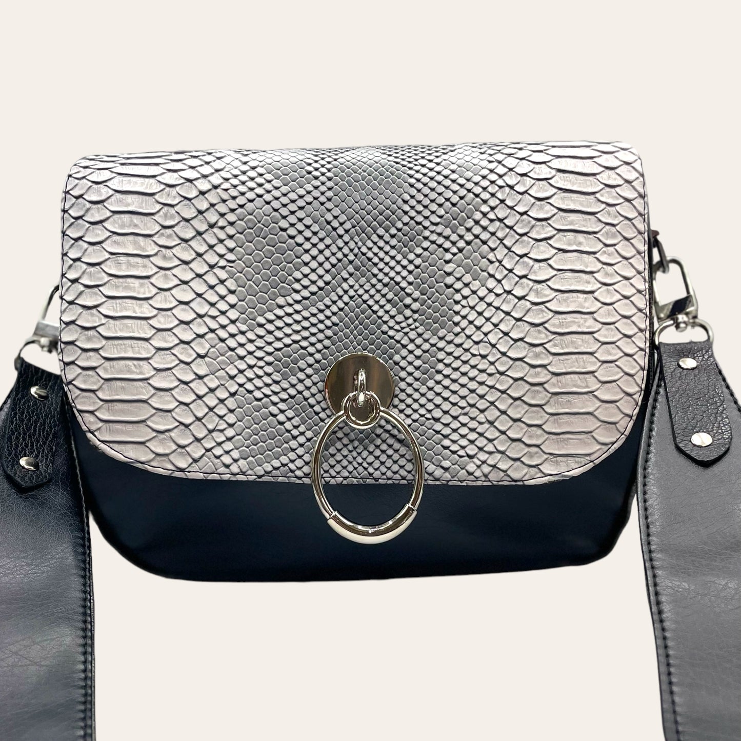 Almendra Shoulder Bag