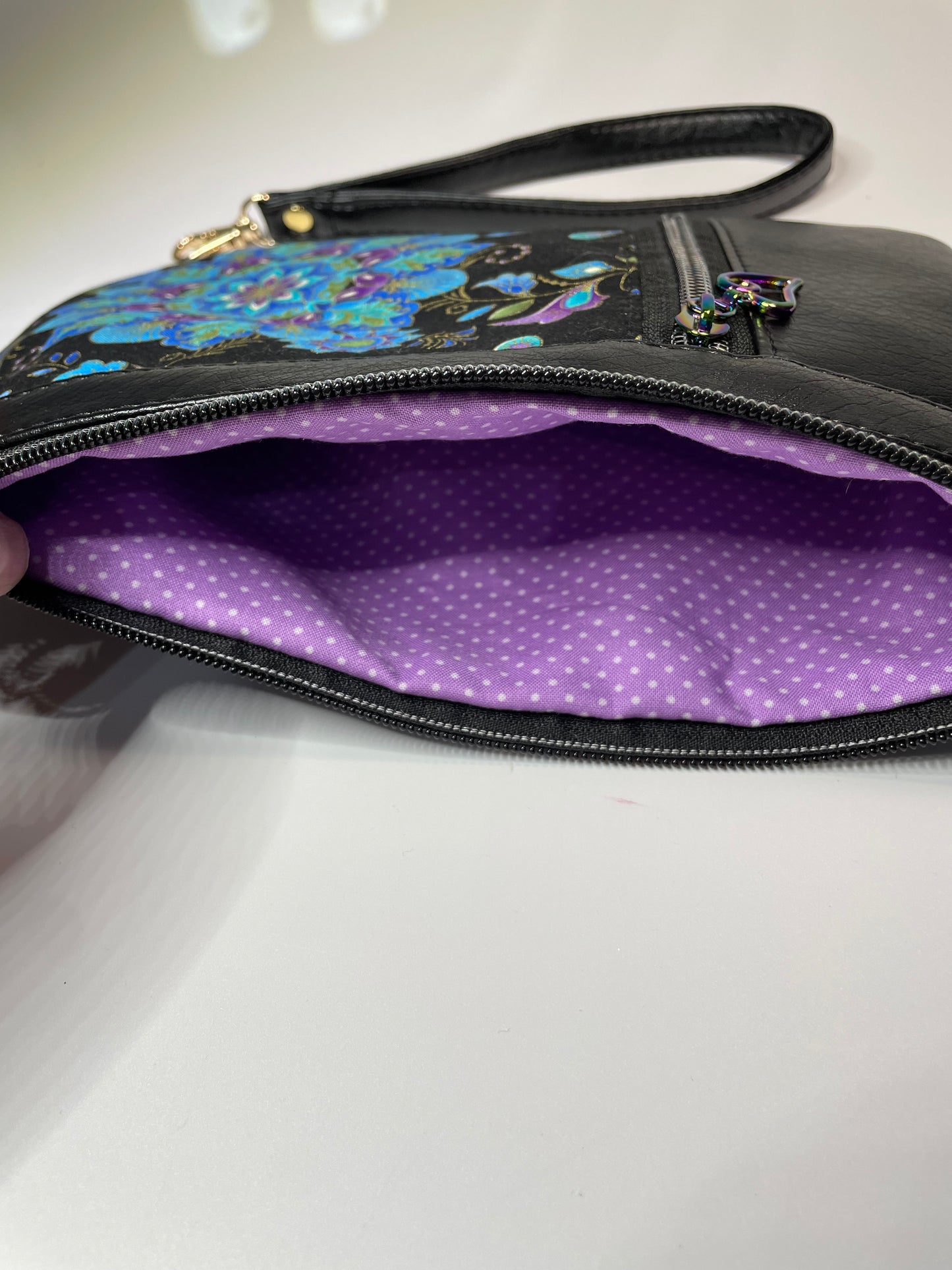 Zippy Clutch/Wristlet